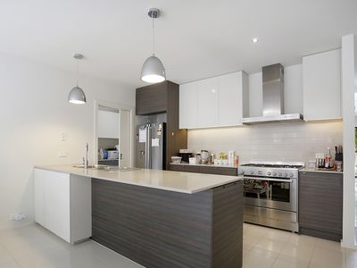 10 Luzon Way, Sunshine West