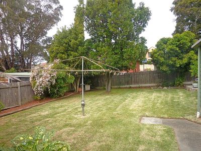 210 Moorefields Rd, Beverly Hills