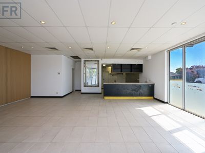 8 / 2 Brushfoot Boulevard, Success