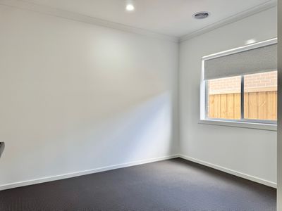 16 Shallow Road, Weir Views