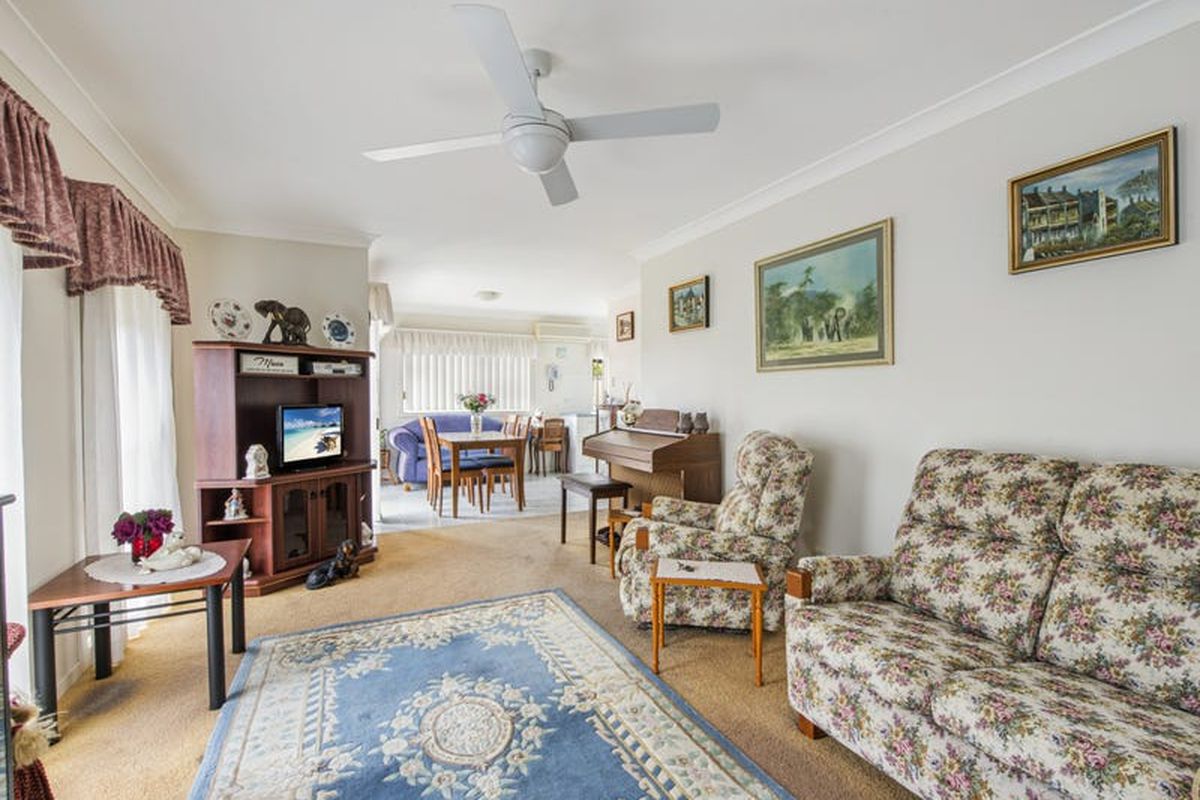 1 / 10 Waratah Avenue, Woy Woy