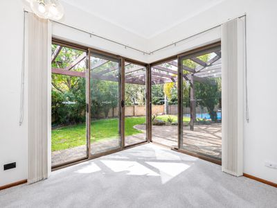 5 Lakeside Road, Churchlands
