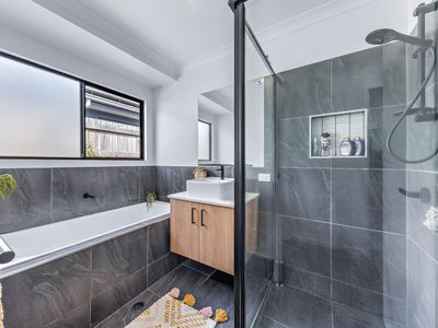 70 Trader Crescent, Cannonvale