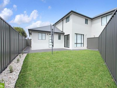 15 Woodburn Tce, Flinders