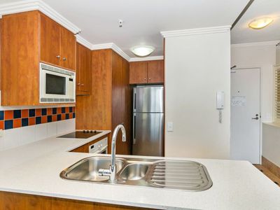 305 / 182 Marine Parade, Labrador