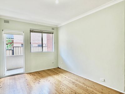 1 / 31 North Parade, Campsie