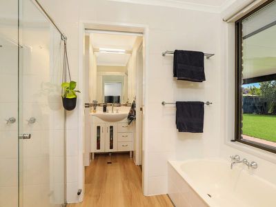 48 Nicklin Way, Parrearra