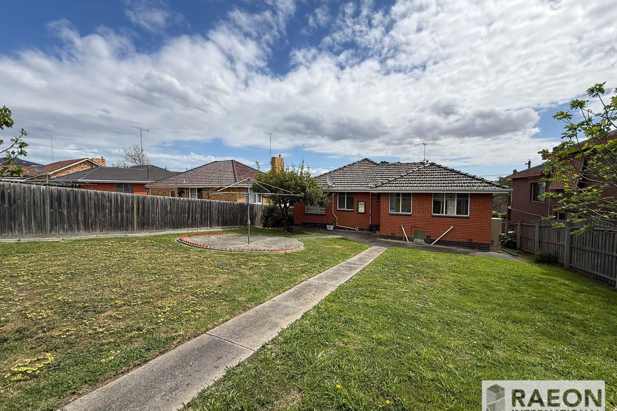 28 Lincoln Drive, Bulleen