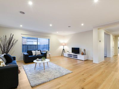8 Calibre Circuit, Clyde North