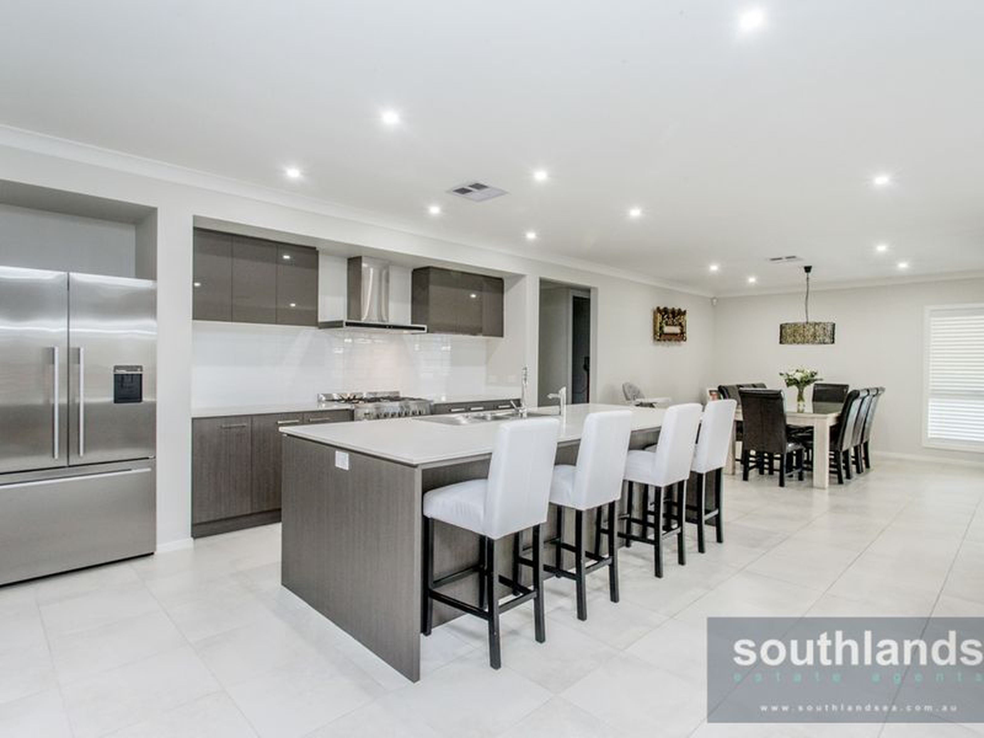 17 Equestrian Circuit, CLAREMONT MEADOWS
