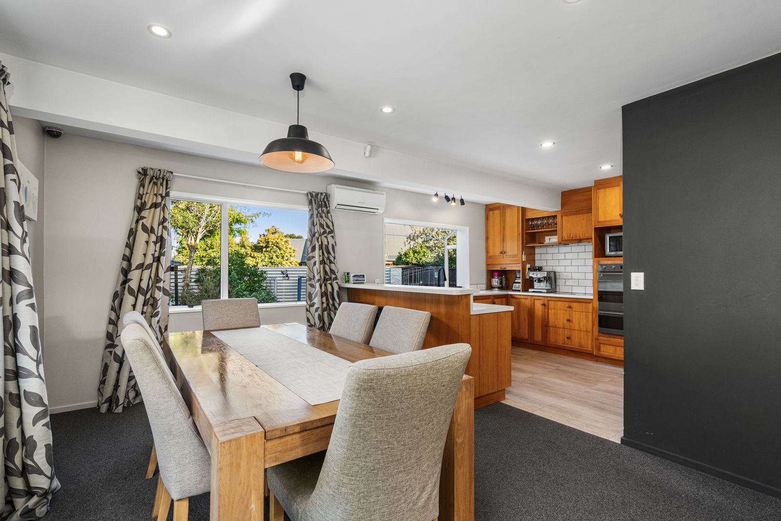 14 Van Dieman Close