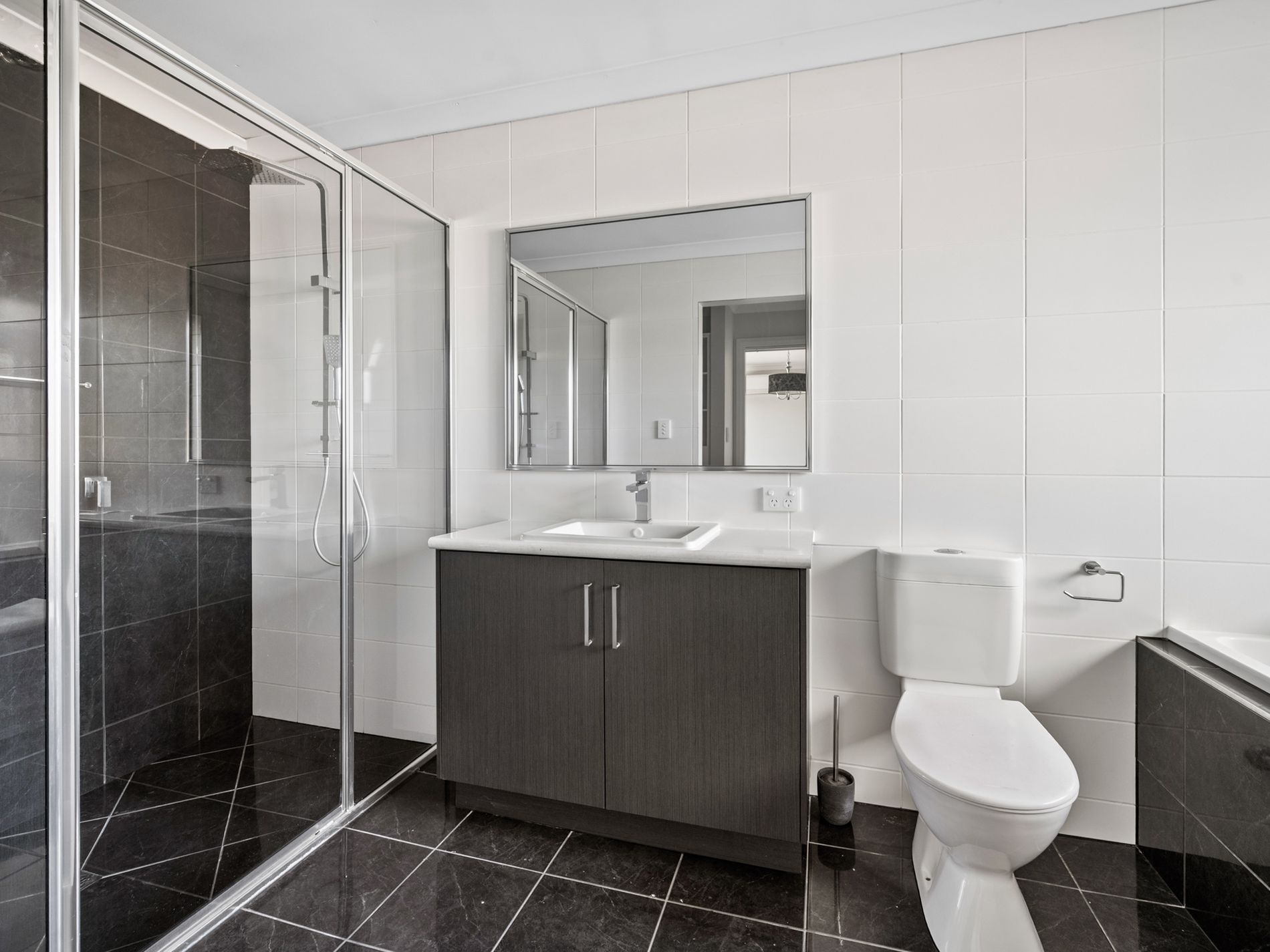 102 Aslett Drive, Karlkurla