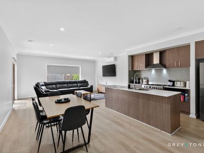 10 Riverton Boulevard, Harkness