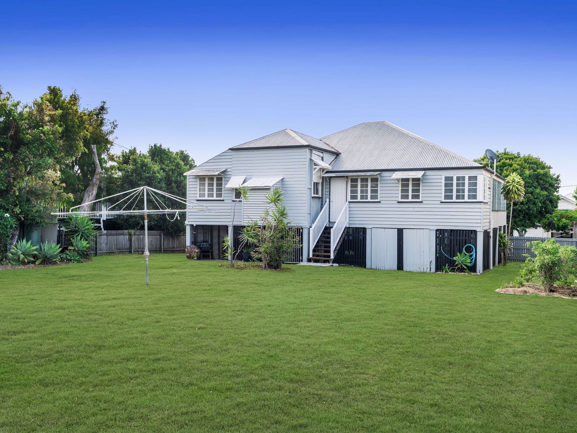 100 Walnut Street, Wynnum Sash & Gable Property