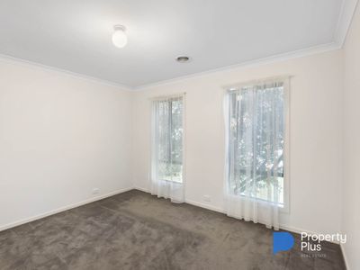 6 Moira Court, Ascot