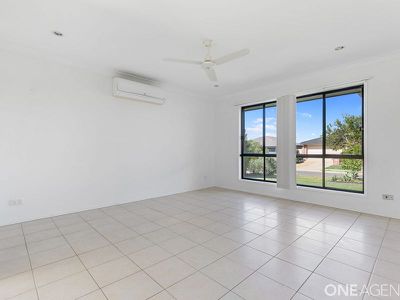 12 Santa Maria Avenue, Urraween