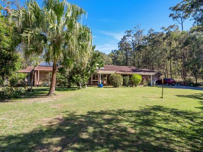 8 Brushwood Drive, Parkwood