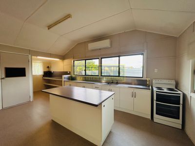 5 Daydawn Road, Charters Towers City