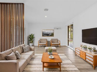 8 Buckingham Pl, Frankston South