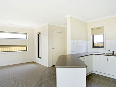 2 / 20 Senior Court, Highton