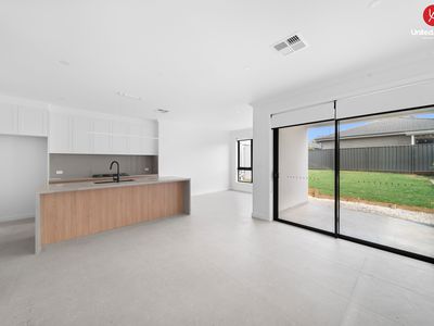 8 Calendula Court, Casula
