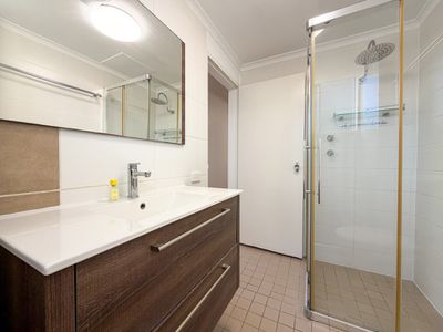 4 / 52 The Crescent, Dee Why