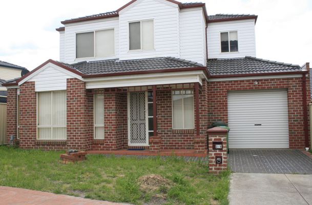 2 / 8 Farnham Court, Craigieburn