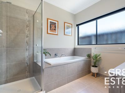23 Nagle Crescent, Cranbourne West