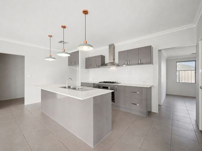 15 Medinah Street, Meadow Springs
