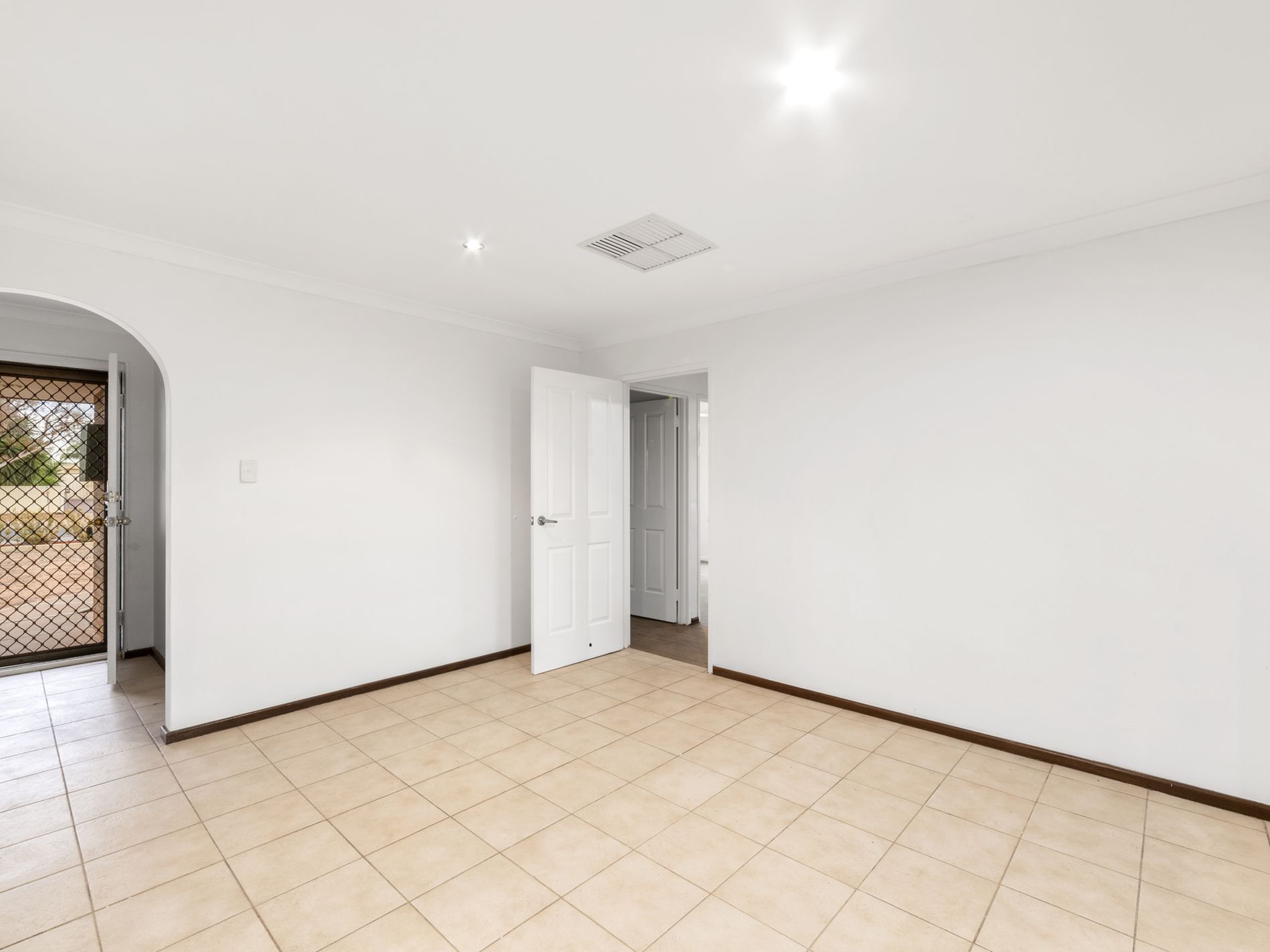 10 O'Connor Way, West Lamington