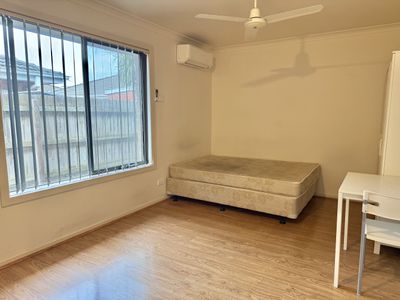 2 / 8 Florence Avenue, Clayton