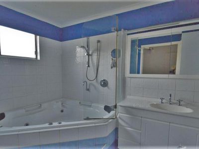 21 Laurel Street, Woodridge