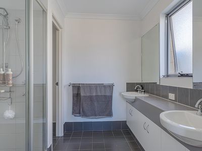 48 Firewood Vista, Yanchep