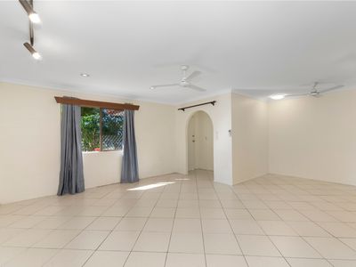 77 Yolanda Drive, Annandale