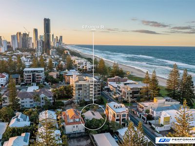 2 / 6 Francis Street, Mermaid Beach