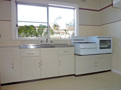 94 Mountview Ave, Narwee