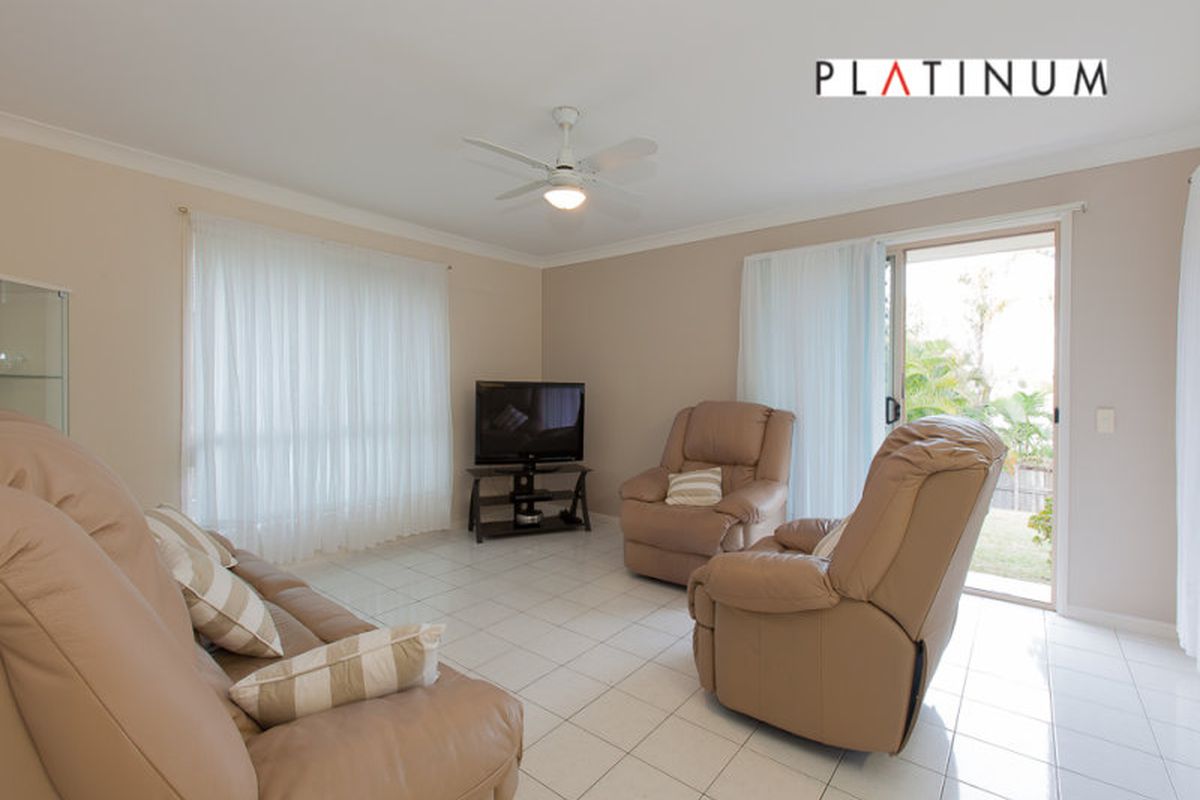 141 Mildura Drive, Helensvale