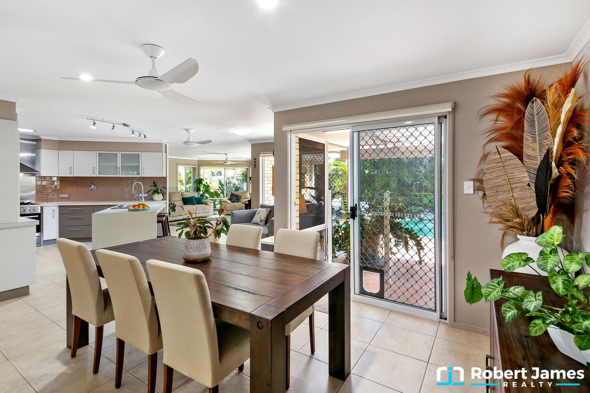 6 Hoylake Court, Tewantin