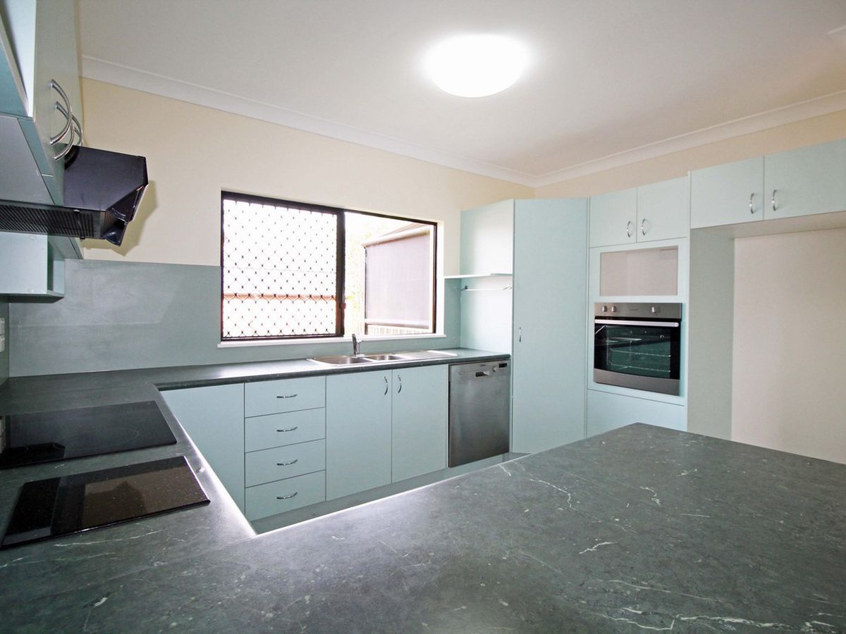 7 Jannina Drive, Atherton