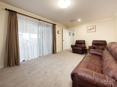 4 FIRESTONE WAY, Wodonga