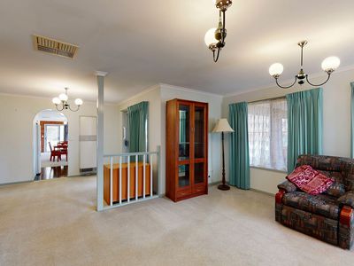 15 Lauren Court, Kangaroo Flat