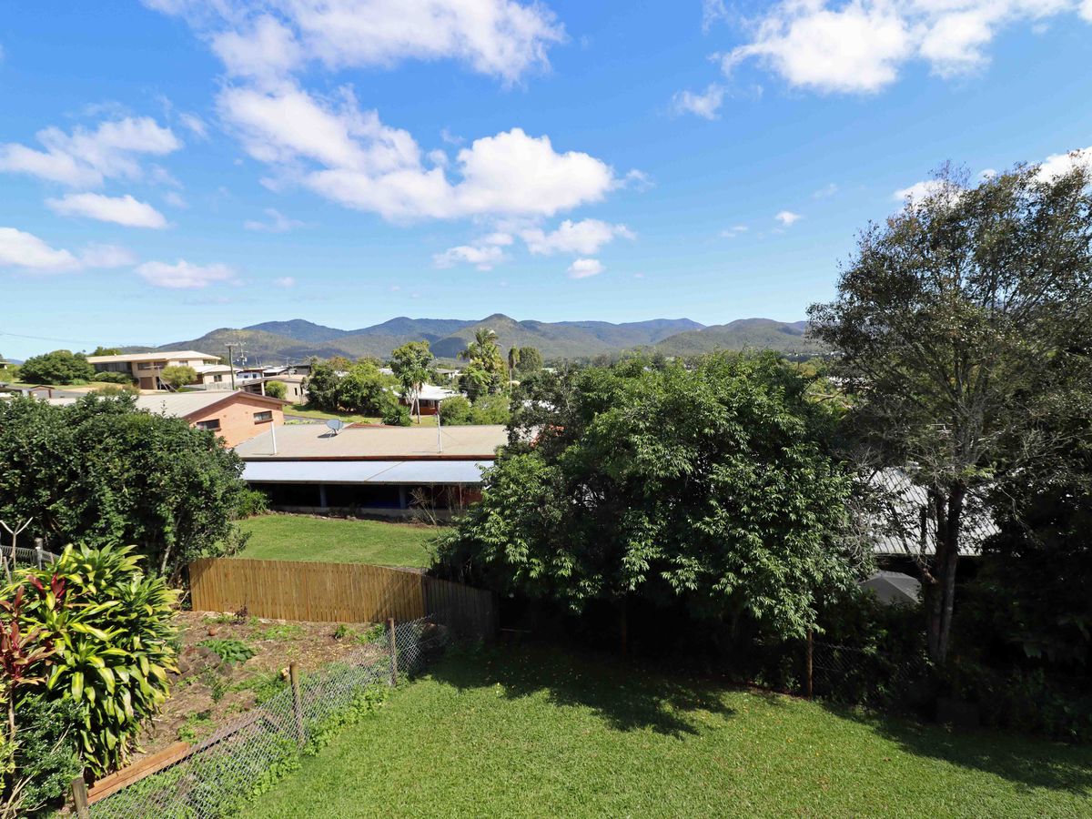 25 TWELFTH AVENUE, Atherton