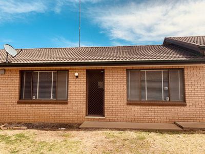 2 / 5 Opal Street, Dubbo