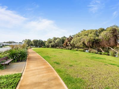 21 Barnevelder Bend, Southern River