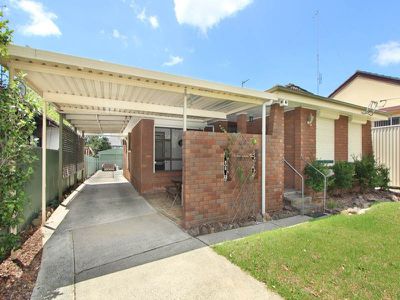 18 David Avenue, Oak Flats