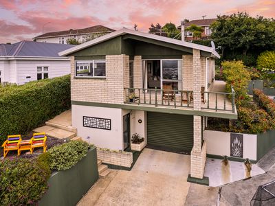 62 Easther Crescent, Kew