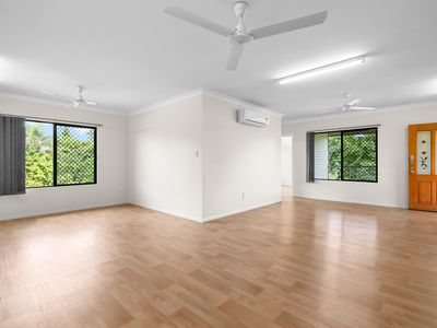 2 / 1A Mahogany Street, Goondi Hill