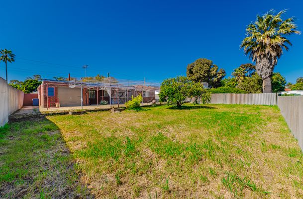 12 Adamson Rd, Parmelia