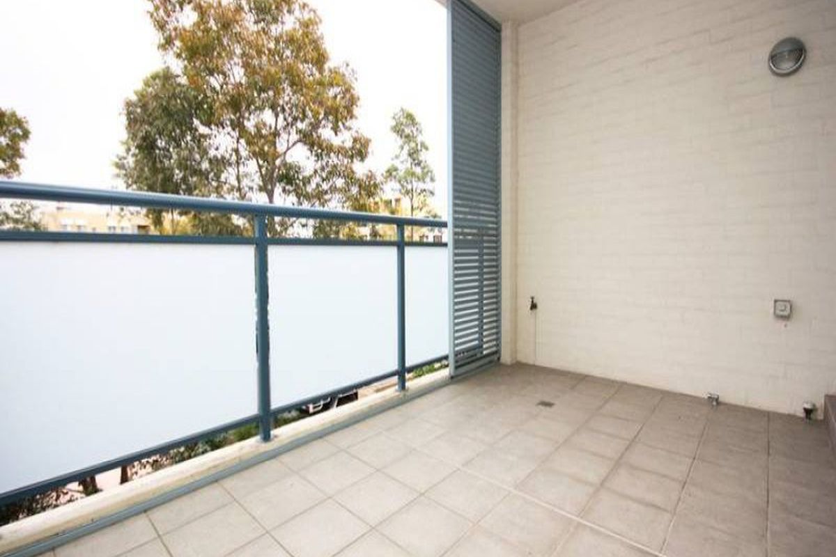 207 / 5  Stromboli Strait , Wentworth Point