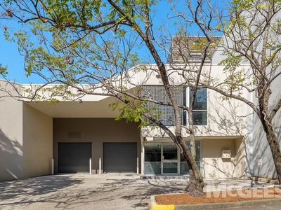 2 / 100 Campbell Street, Bowen Hills